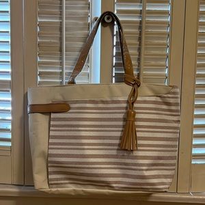Beige medium sized all-purpose utility tote